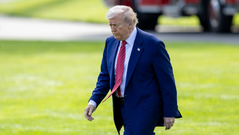 analistii il contrazic pe donald trump amenintarile presedintelui nu vor aduce productia de iphone in sua 6831a17dc9c74