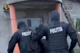 barbat de 71 de ani arestat pentru pornografie infantila si santaj 68387c37bb7ba