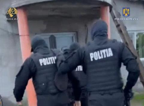 barbat de 71 de ani arestat pentru pornografie infantila si santaj 68387c37bb7ba