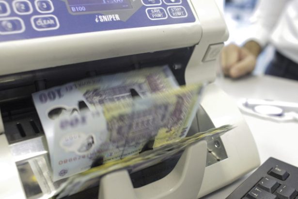 bolos spune ca propunerile lui nicusor dan de reducere a cheltuielilor si mentinerea tva la nivelul actual sunt obiective realiste 682f2758c2c16