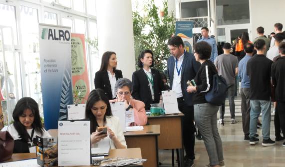 bursa locurilor de muncae29482oferta bogata interes scazut 6830759a83d1f