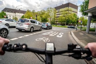 capitala romaniei la coada clasamentului privind pistele de biciclete si strazile scolare cat de afectata e siguranta elevilor 68332306bd9e6