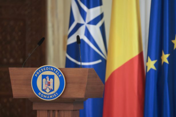 ce atributii are presedintele romaniei si in ce conditii ar putea fi suspendat din functie ce inseamna dizolvarea parlamentului 6826f2abbb3b5