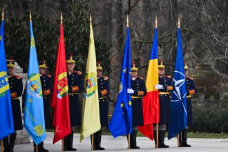 cum este comemorata ziua eroilor 2025 in romania ce manifestatii sunt organizate in bucuresti si la nivel national 6837dd98f3d2b