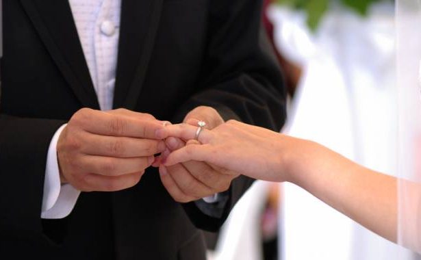 dar de nunta pentru mirii slatineni de la primarie 683164ad4c371