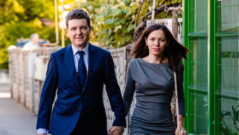 de ce a lipsit mirabela gradinaru de la ceremonia de investire a lui nicusor dan a participat doar fiica sa aheea 683459a7c7eb5