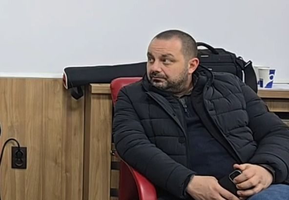 de mezzo a infiintat o firma de constructii pe banii primariei slatina si i o da prietenului alin suciu 6835af29ae10e