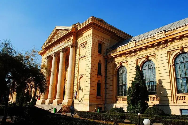 doi reputati neurochirurgi bucuresteni profesori universitari la umf carol davila plasati sub control judiciar de dna 6826fe13605d6