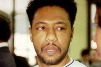 donald trump a comutat pedeapsa fostului sef al bandei gangster disciples din chicago cazul larry hoover 683862047fd4c