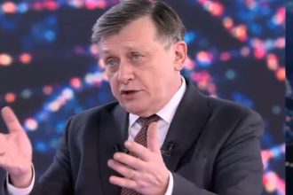 exclusiv vasile blaga il critica crin antonescu poate ca si domnia sa a contribuit la infrangerea domniei sale 682af037ddea4