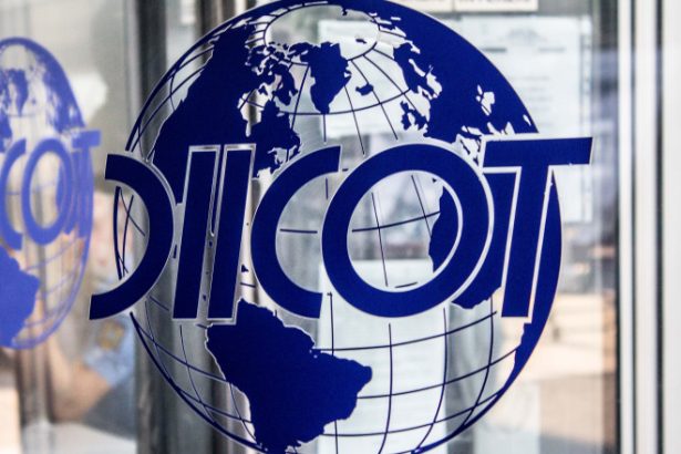 femeie exploatata 7 ani de o familie din bucuresti fortata sa se prostitueze si sa faca video chat primea mancare o data pe zi 68374fc7d0aea