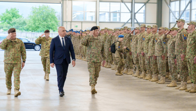 foto ilie bolojan in vizita la misiunea ue in bosnia si hertegovina el a vorbit despre rolul militarilor romani in sprijinirea securitatii 68284d48af720