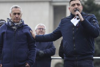 george simion spune ca se va tine de cuvant si il va numi pe calin georgescu premier ce a raspuns fostul candidat la prezidentiale 682784e370ec3