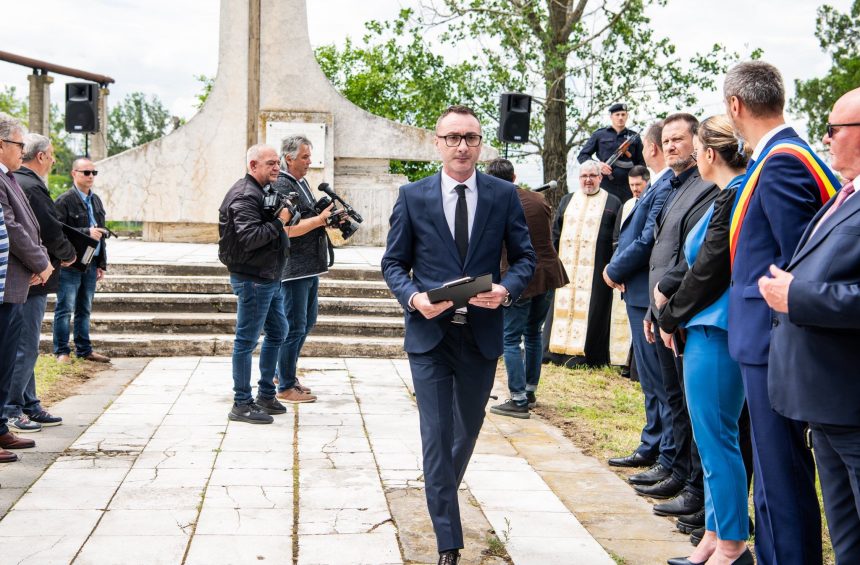 gest incalificabil al primarului de mezzo si a pus subalternii sa i intrerupa microfonul prefectului cosmin floreanu 6838441f513b7