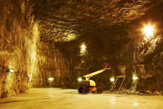 inundatii in apropierea salinei praid pompierii au intervenit de urgenta pentru ca apele sa nu patrunda in mina de sare 683328ee7dd9b