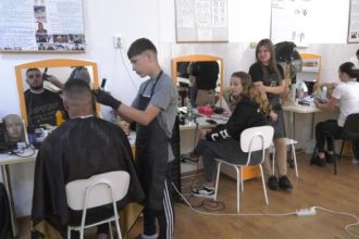 liceul economic petre s aurelian ceas aniversar 682f0eefcce61