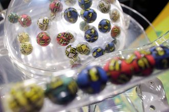 loto joi 22 mai 2025 peste 379 milioane de euro se pot castiga la joker la 6 49 sunt in joc aproape 303 mii de euro 682ebf6680ae7