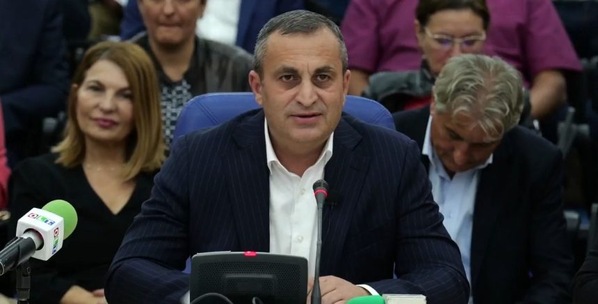 marius oprescu parerile sunt impartite dar opinia mea este ca ar fi bine sa ramanem in opozitie 6838302e0435d