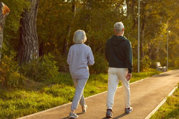 mersul pe jos ar putea fi cheia prevenirii a 13 tipuri de cancer ce arata ultima cercetare britanica 68280b9dd575e