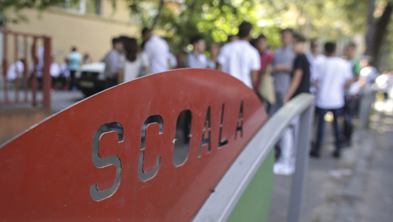 ministrul educatiei a semnat ordinul privind butonul rosu din scoli 682f6b7d3e64e