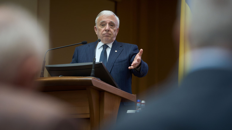 mugur isarescu ne am jucat cu focul ca tara au fost iesiri mari de capital 682ca07be4408