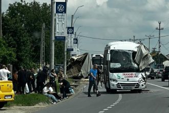 news alert plan rosu de interventie activat in judetul iasi un autocamion si un autocar cu 20 de pasageri implicate intr un accident la letcani 68305e107962a