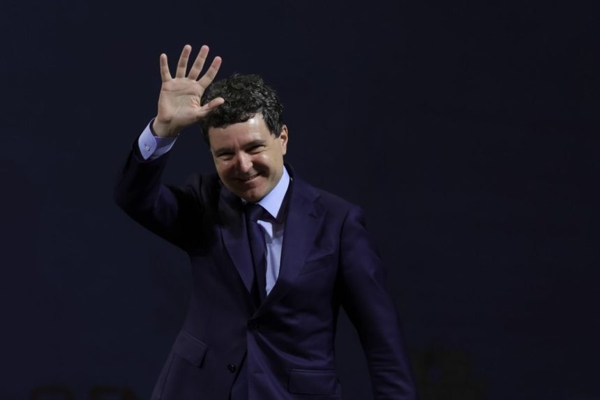 noul presedinte al romaniei depune juramantul in parlament nicusor dan este al cincilea sef de stat de dupa revolutie 68342ff28acd1