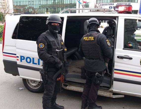 perchezitii in mai multe judete inclusiv in olt intr un dosar de inselaciune fals si uz de fals video 682f1ce41c09a