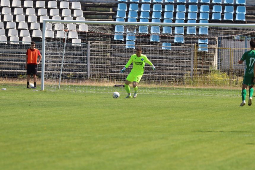 portarul de la csm slatina mihai racasan convocat la nationala under 18 a romaniei 682ef13dd4fb7