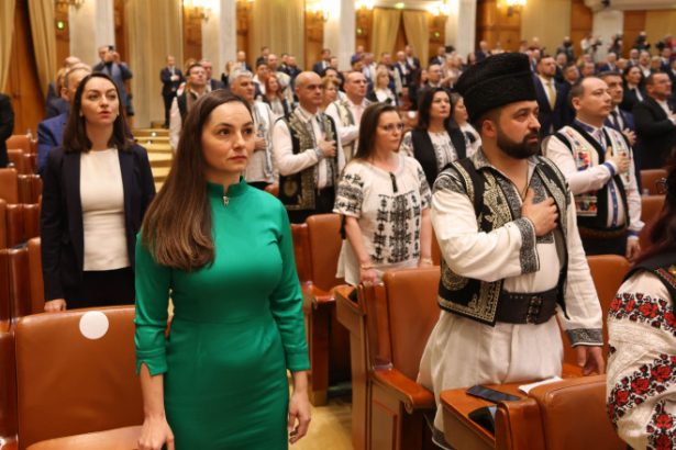 pot a pierdut o treime dintre deputati gavrila i au tradat pe romani partidul oamenilor tineri nu e o umbrela pentru carieristi 682d9923e94cb