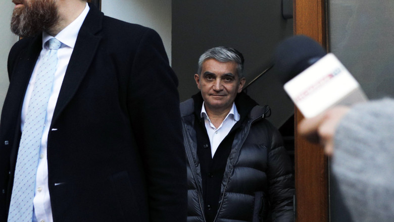 primarul orasului sinaia vlad oprea a fost ridicat de politisti de la locuinta sa si va fi dus in arest la campina 682e0875a3c68