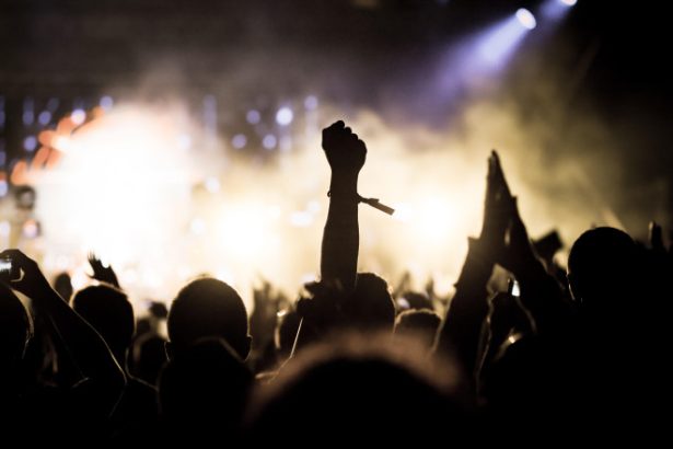 rockerii fac apel pentru participare la vot nu e vorba de a alege raul cel mai mic e o alegere clara intre rau si bine 6826f5f66468d