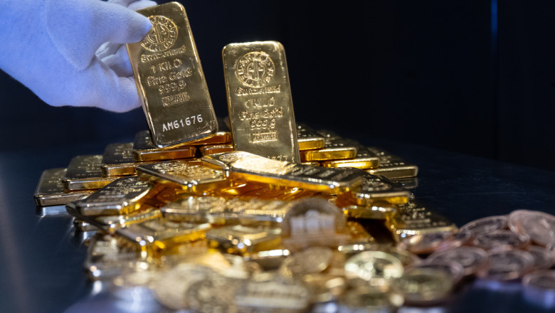 romanii investesc tot mai mult in aur am onorat comenzi pentru lingouri de aur cu greutati mari 683823e828236