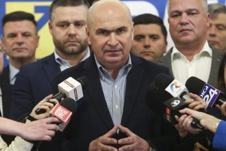 sedinta pnl la vila lac liberalii decid cu ce mandat merg la negocierile cu nicusor dan participa si ilie bolojan 682dcb8615c28