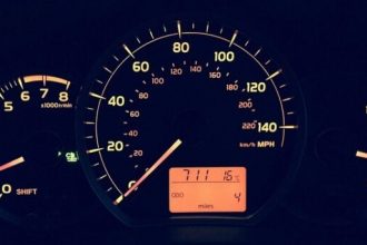 soferii din romania platesc cu aproape 15 in plus pe masinile care au kilometrajul dat inapoi 682fa98217da0