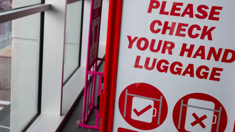 ue solicitata sa intervina in disputa privind taxele pentru bagajele de mana impuse de companiile aeriene low cost 68347eebb9de8