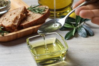 uleiul recomandat de medici pentru o digestie sanatoasa are proprietati antiinflamatoare si favorizeaza absorbtia vitaminelor 683144f23aa09