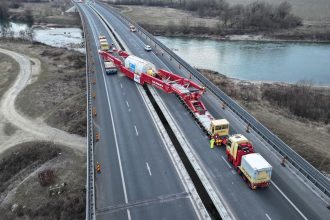 ultimul transport agabaritic pentru termocentrala mintia de 753 de tone intra in tara sambata ce traseu va parcurge 68271eb363e40