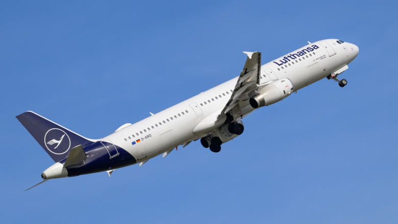 un avion lufthansa a zburat fara pilot dupa ce comandatul a fost blocat in afara cockpitului iar copilotul a lesinat raport oficial 682aeee35ab97