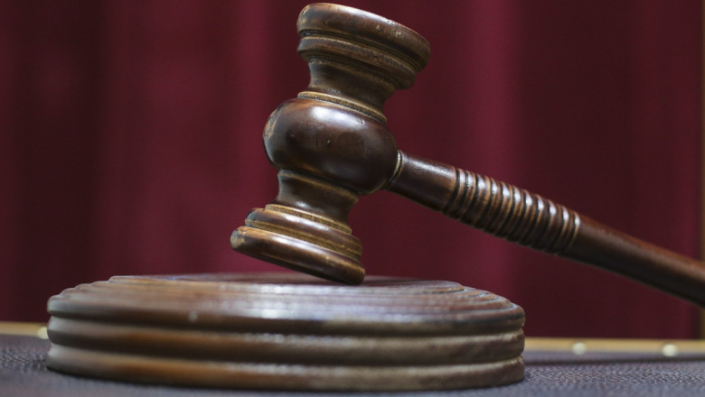 un avocat din bucuresti a fost trimis in judecata pentru