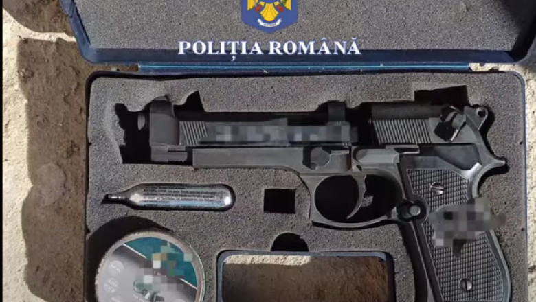 val de perchezitii ale politiei romane in tara in dosare privind arme si munitii detinute ilegal zeci de persoane duse la audieri 6828afb7a97c2