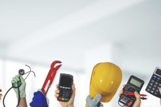 video acuzatii de inselaciune clientii unei scoli de meserii spun ca nu si au primit diplomele in unele cazuri cursurile nu au mai avut loc 683ab0b589bfb