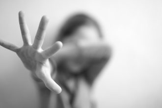 video adolescenta din bihor sechestrata si obligata sa se prostitueze timp de sase saptamani doi suspecti arestati 682d7722c5375