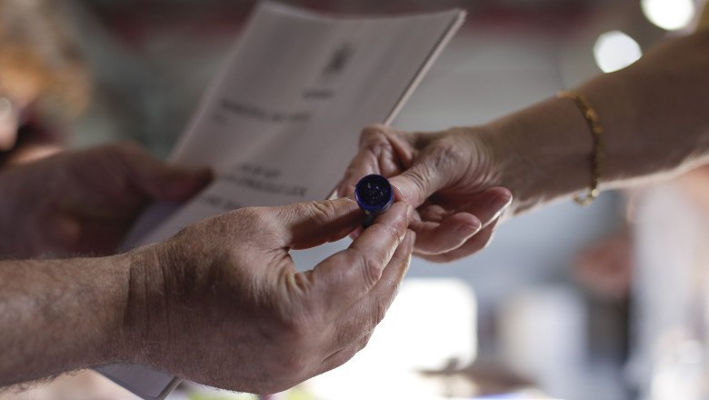 video alegeri prezidentiale 2025 turul 2 strainii care si au castigat dreptul de vot in romania faptul ca esti roman e un privilegiu 6829e05ce4b51