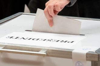 video alegeri prezidentiale 2025 turul 2 tinerii din republica moldova care voteaza pentru romania suntem chinuiti de foarte multi ani 6829d5cfd8660