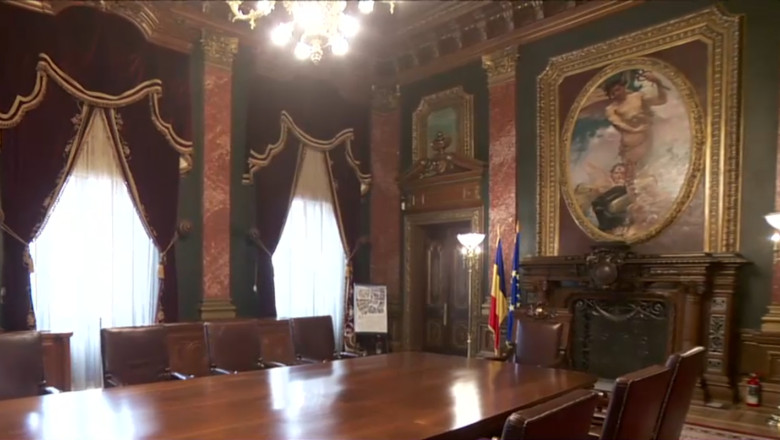 video cladirea bnr din centrul capitalei si a deschis portile publicului oamenii au putut atinge si un lingou de aur de 13 milioane de euro 683accd0ebd2e