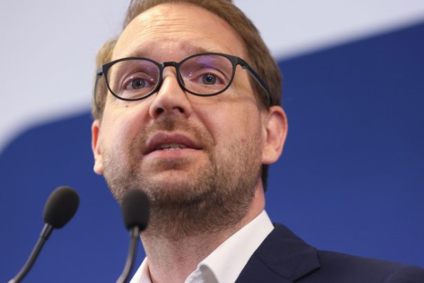 video dominic fritz dupa prezidentiale este un moment de reflexie acesta propune dezbateri pe teme cheie pentru toata clasa politica 682b24f445979