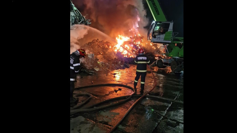 video incendiu in portul constanta 800 de tone de deseuri feroase cuprinse de flacari 683b0f90bfd3d