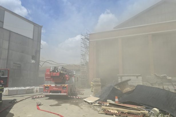 video incendiu la o structura din sectorul 3 al capitalei lipita de hala laminor mesaj ro alert din cauza degajarilor de fum 682b1497e616d