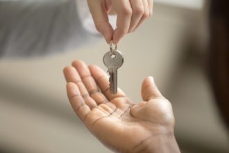 video locuinte la pret de masina in localitatile parasite orasul in care o garsoniera se vinde cu 5 000 de euro pretul e dictat de piata 683552092af25